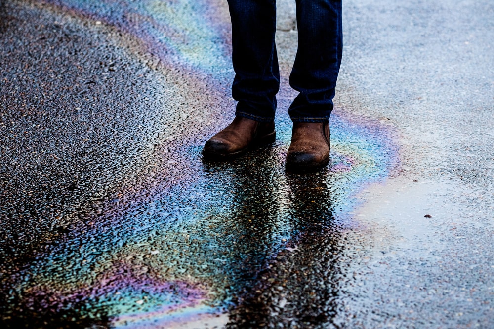 Removing-Oil-and-Grease-Stains-from-Parking-Lots-Best-Practices-pressure-washing-new-orleans-pressure-wash-dat